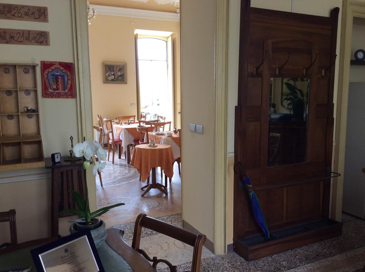 Hotel Villa Della Quercia Verbania Eksteriør bilde
