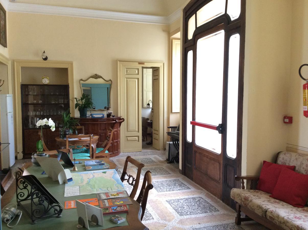 Hotel Villa Della Quercia Verbania Eksteriør bilde