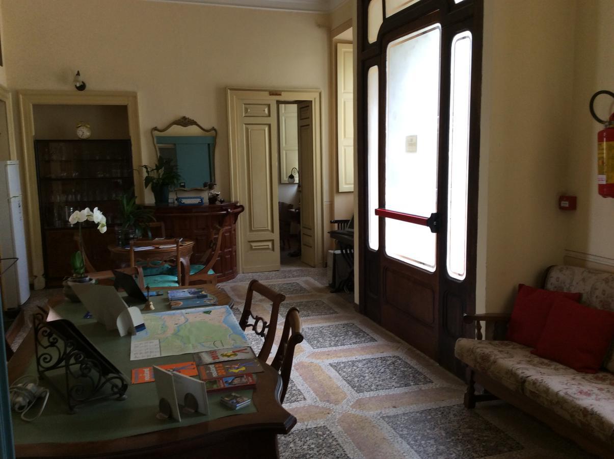 Hotel Villa Della Quercia Verbania Eksteriør bilde