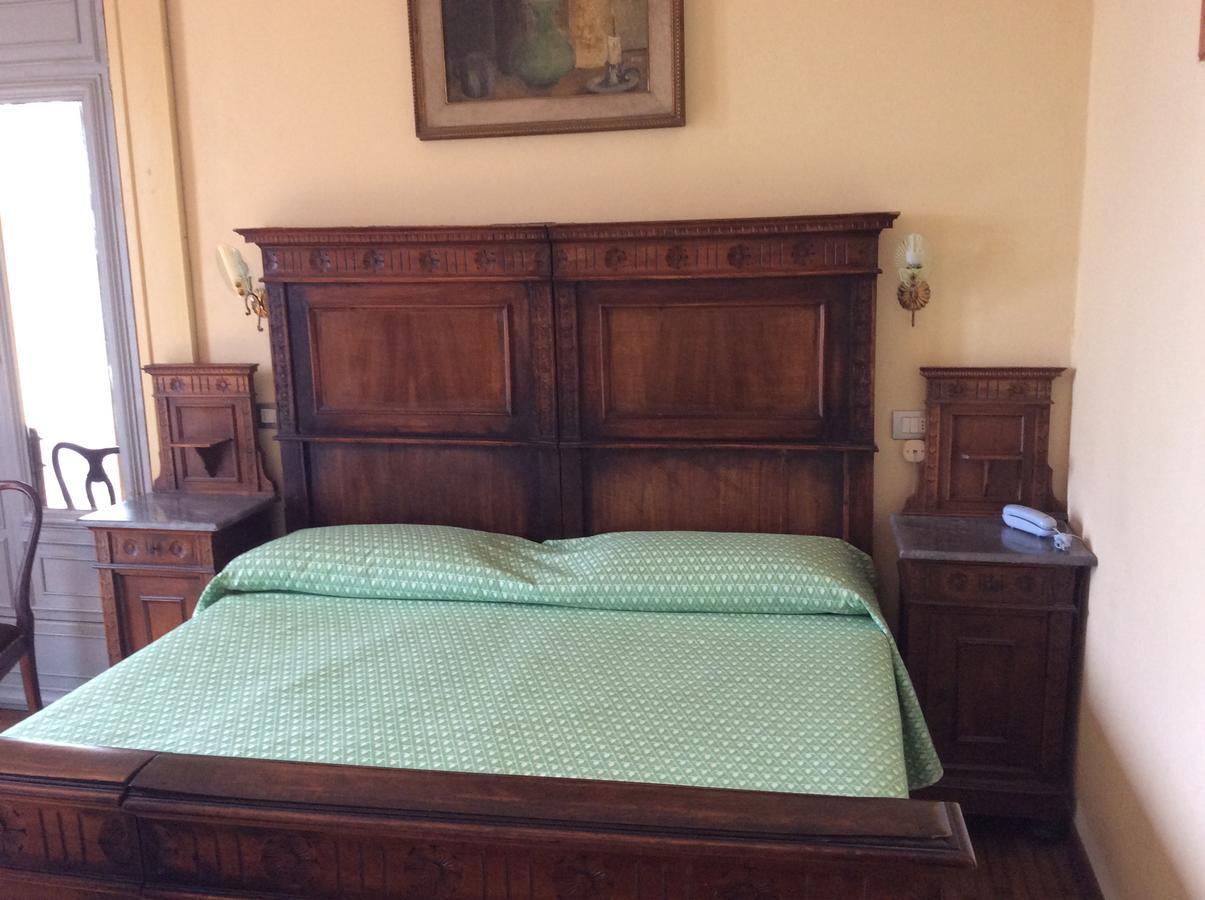 Hotel Villa Della Quercia Verbania Eksteriør bilde